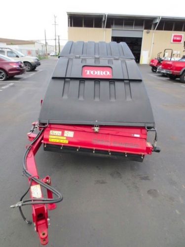 2010 Toro ProSweep 5200 Sweeper (Ness Turf 011)