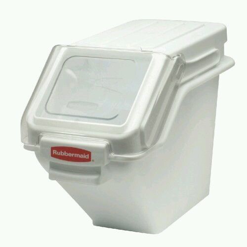 Rubbermaid Storage Bin