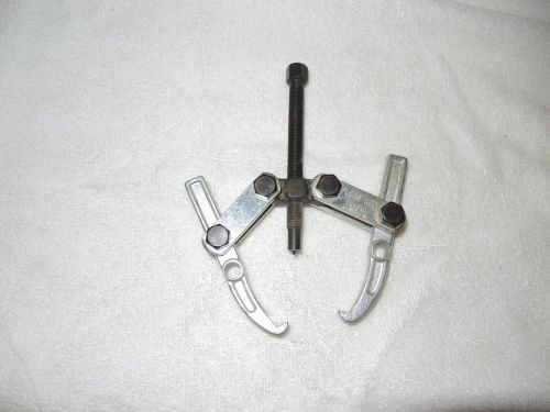 Plews gear / bearing puller Model 72-501  3/8&#034;-24 screw Made in USA  two arm