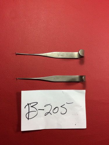 V. Mueller BE390 Jackson Tracheal Tenaculum  1 Pair. 5 1/4&#034;. Surgical   B-205