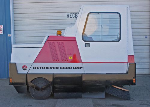 ADVANCE RETRIEVER 6600DXP STREET SWEEPER W/ PERKINS DIESEL ENGINE &amp; CAB