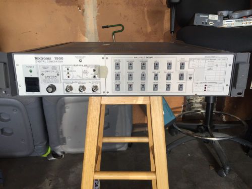 TEKTRONIX 1900 DIGITAL GENERATOR