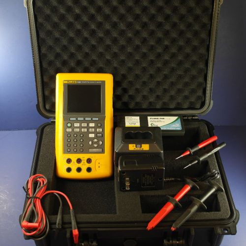 Fluke 743b Documenting Process Calibrator, Very Good condition, Nice Accessories