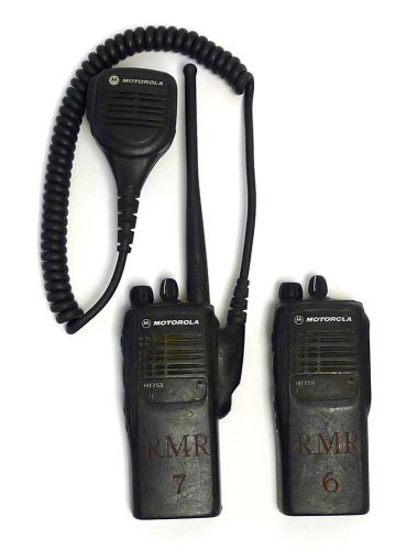 Lot of 2 motorola ht750 aah25sdc9aa2an 4 channel, uhf, 4w, 450-512mhz radios for sale