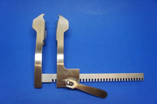 07-863-21 Finocchieto Rib Retractor Medium Fenestrated Blade