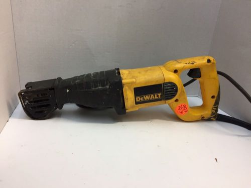 DEWALT  DW304P  120V  RECIPROCATING SAW VARIABLE SPEED  WORKS FINE