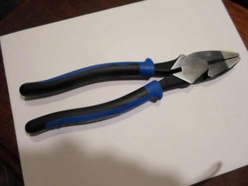 KLEIN TOOL J2000-9NE HIGH LEVERAGE 9&#034; SIDE CUTTING PLIERS WIRE CUTTER