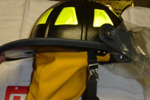 New cairns 1044 fire fighter helmet for sale