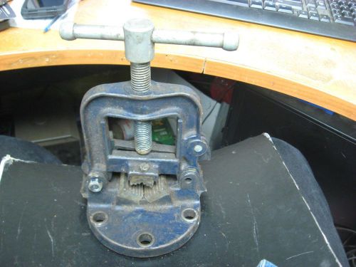 Vintage Unbranded Cast Metal Pipe Vise