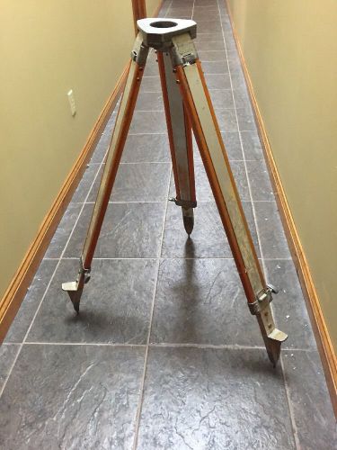 Leitz Sokkisha aluminum tripod