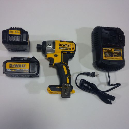 New Dewalt DCF886 20 Volt Brushless 1/4 Impact Driver, 2 DCB200 Battery, Charger