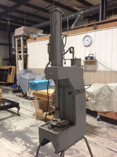 Hydraulic press X-207-00-002