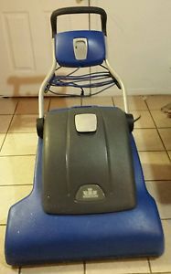 Windsor Nuwave 26&#039;&#039; Wide Commercial Vacuum