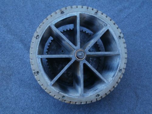 CENTRAL WHEEL, CLARKE VISION 26, VISION 32, VISION 38, LEADER SCRUBBER, 59944R