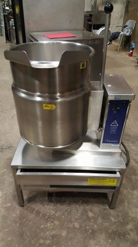 Cleveland ket12t 12 gallon 208v 3 phase electric soup sauce tilting steam kettle for sale