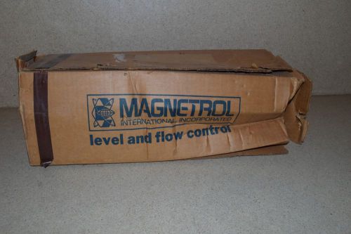 **MAGNETROL LEVEL SWITCH 080-5212-302 120VAC 50/60Hz DPDT 10A RESISTIVE NEW (50)