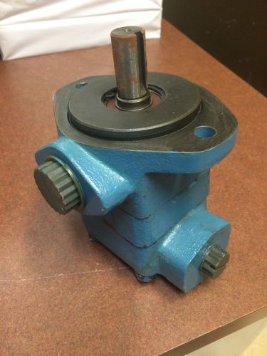 Vickers Hydraulic Vane Pump Model V10-7-1 Pressure 2000 Psi 040710