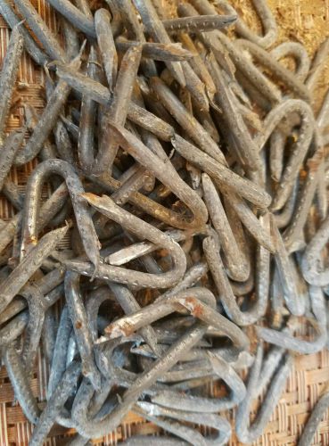 Grip Rite 1 1/4&#034; Hot Galvanized Fence Staples 1 lb Construction Vintage Rustic