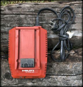 HILTI 18-36-Volt Lithium-Ion C 4/36-90 Compact Fast Charging Battery Charger