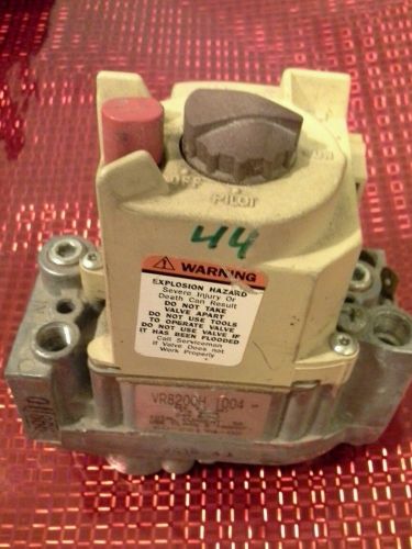 Honeywell gas valve vr8200h 2002, ef32cb207, 24v / 60hz for sale