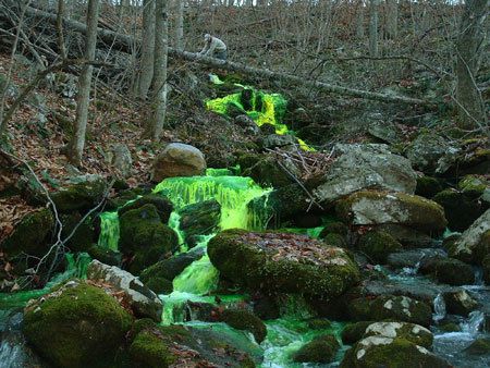 SEWER TRACING DYE- Fluorescent yellow-green color 1 GALLON