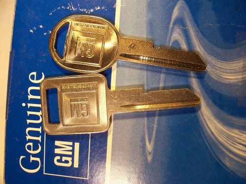 2 SET  GM  NOS GENUINE  C &amp; D   BRIGGS &amp; STRATTON   KEY BLANK   UNCUT