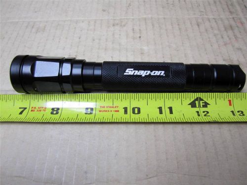 BRAND NEW SNAP ON MACHINED ALUMINUM AA 5 LED FLASHLIGHT