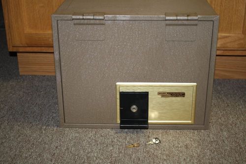 Fireproof Meilink Safe 16 x 12 x 9 Keyed Entry