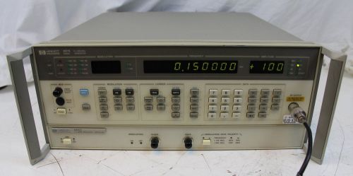 HP 8657B 0.1 - 2060 MHz Signal Generator w/ Opt 022 0.3 GMSK Modulator Agilent