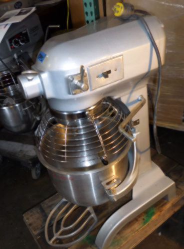 Food mixer, Hobart A-200, 20 Quart Counter Top, Hub, Bowl and Tools