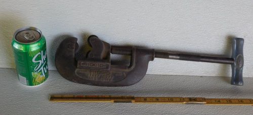 VINTAGE RIDGID HEAVY DUTY PIPE CUTTER NO. 2  1/2&#039;&#039; TO 2&#039;&#039;