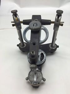 Hanau articulator. 5 extra mounting plates, face bow, manual