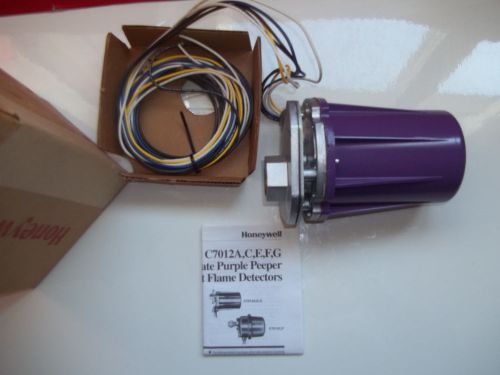 HONEYWELL PURPLE PEEPER FLAME DETECTOR C7012A1145 120V NEW