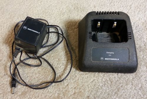 Motorola ntn1174a battery charger - for radios ht1000, jt1000, etc for sale