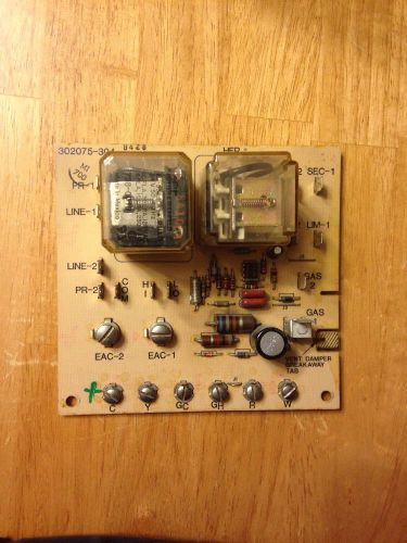 USED FACTORY ORIGINAL CARRIER BRYANT GAS FURNACE FAN CONTROL BOARD  302075-304