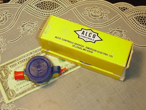 Alco Moisture &amp; Liquid Indicator AMI 1FM2 1/4 SAE Female to 1/4 SAE Male NEW!