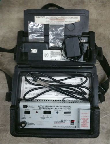 JOHNSON CONTROLS REFRIGERANT UNIVERSAL LEAK DETECTOR RLD-H10 IN CASE