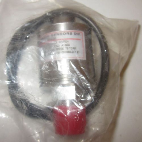 LAM 768-093959-001  PRESSURE SWITCH 60 PSIG 75 TORR  PRECISION SENSOR E38VV-H37