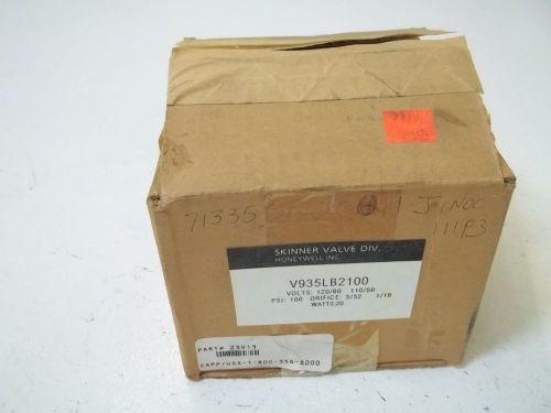 SKINNER VALVE V935LB2100 SOLENOID VALVE 120/60, 100 PSI *USED*