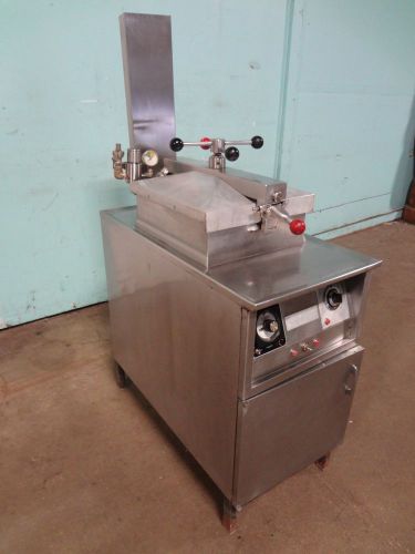 &#034; HENNY PENNY 500 &#034; HEAVY DUTY COMMERCIAL ELECTRIC PRESSURE FRYER w/FILTRATION