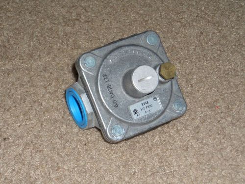 Maxitrol gas pressure regulator rv48 1/2 psig po 4&#034;-8&#034; for sale