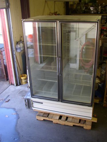 MASTER-BILT 2 Door Glass Freezer / Merchandiser