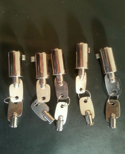 Lot of 5 vending machine lock and keys