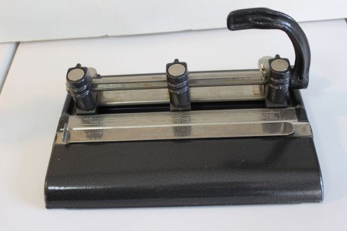 Vintage Master Products 3-Hole Punch Series 1000 Works Great