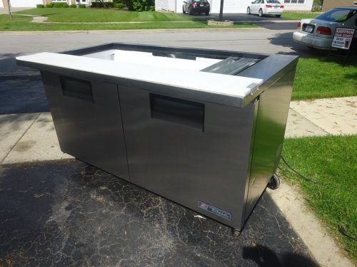 TRUE 60&#034; TWO DOOR REFRIGERATED SANDWICH SALAD PREP TABLE TSSU60-24 COOLS NICLEY!