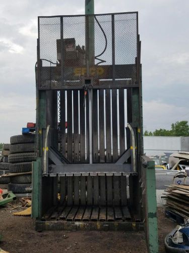 72&#034; VERTICAL BALER FOR CARDBOARD, PLASTICS, PAPER AND METALS