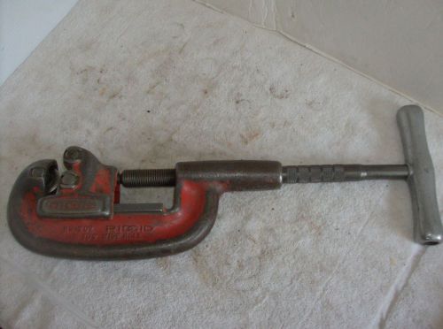 Ridgid Model 202 Wide-Roll Pipe Cutter (1/4&#034; to 2&#034;)