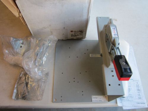 Cutler-Hammer C371FE1 Circuit Breaker Operating Mechanism NOS