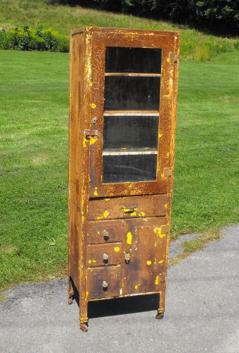 OLD ANTIQUE VTG MEDICINE HOSPITAL VETERINARY CABINET VTG METAL ORIGINAL DISPLAY