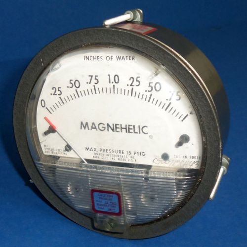 DWYER 15 PSIG 0-2&#034; OF WATER MAGNEHELIC PRESSURE GAUGE, 2002C